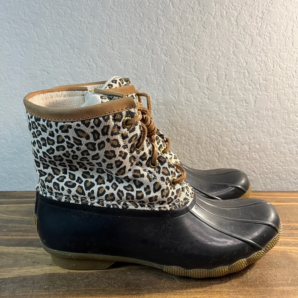 Sperry Boots Women’s Size 8.5 Saltwater Leopard Print Duck Boots STS85919 Used - Picture 2 of 9